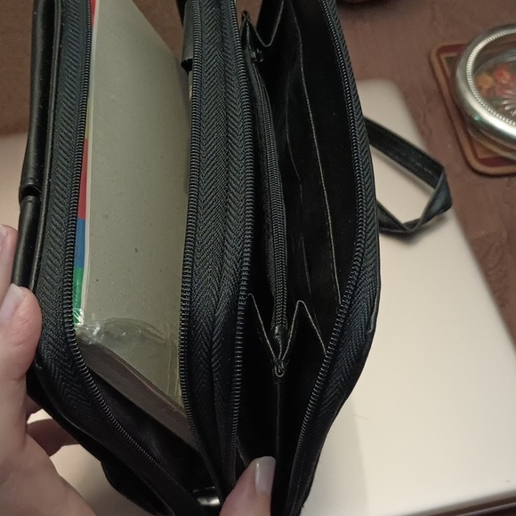 Faux leather black 2 zipper 2 pocket unisex organizer - Picture 7 of 9
